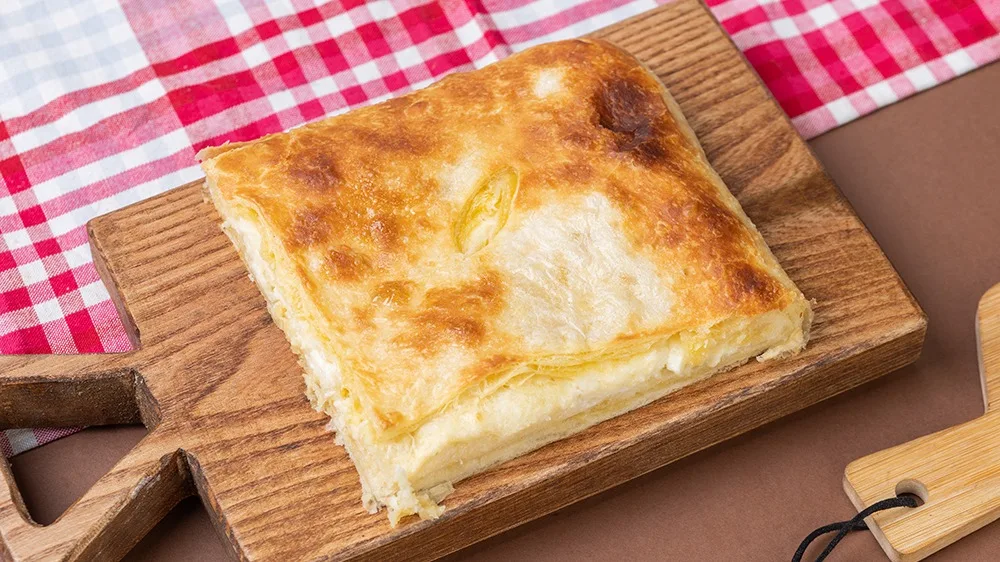 Semi-layered Khachapuri