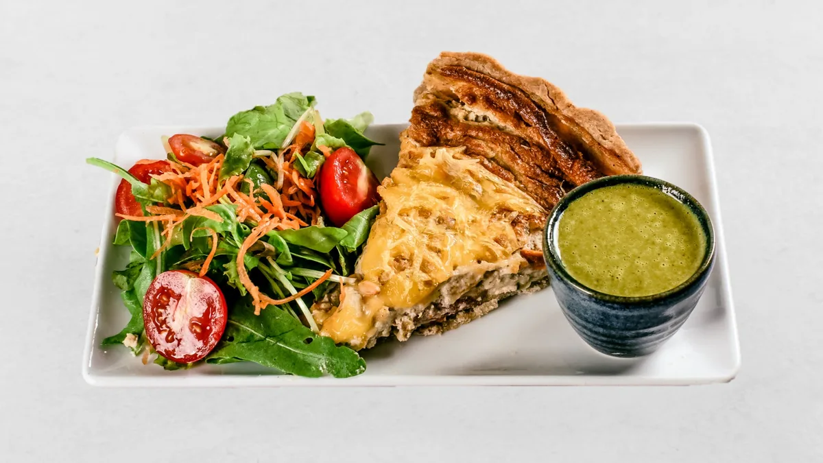 Pita z vegansko mozzarello