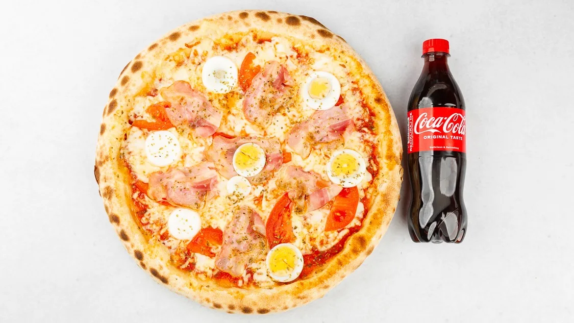 Pizza Ata Dušan in Coca-Cola 0.5 l
