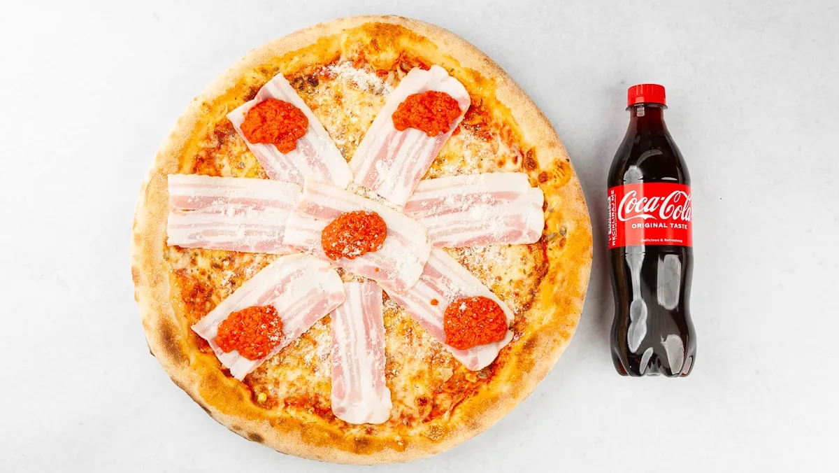 Pizza Treviso in Coca-Cola 0.5 l