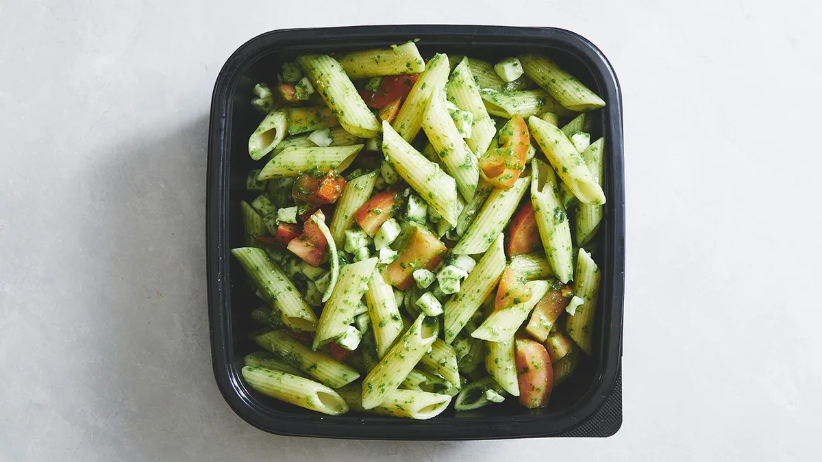 Alm. Pasta med pesto and mozarella (V)