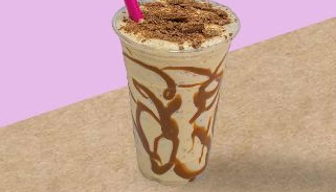 Pralines and Cream Ultimate Shake (Vanilla ice cream with praline-coated pecan pieces and a caramel