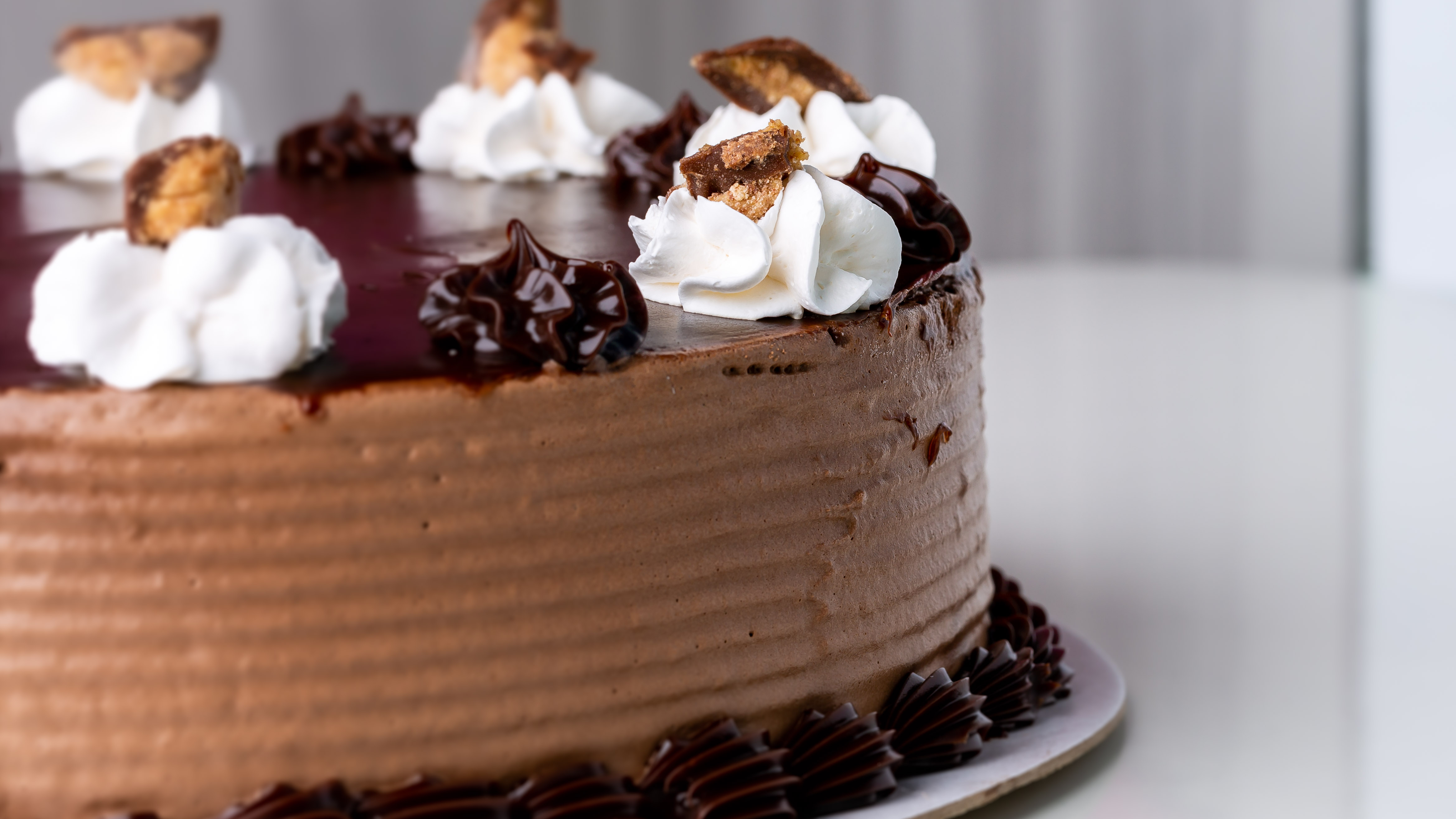 Cakes (Serves 8 to 10)