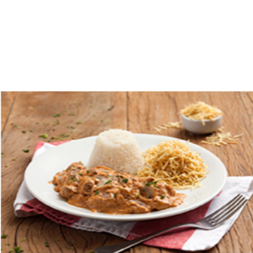 Strogonoff de Carne com Arroz e Batata Palha