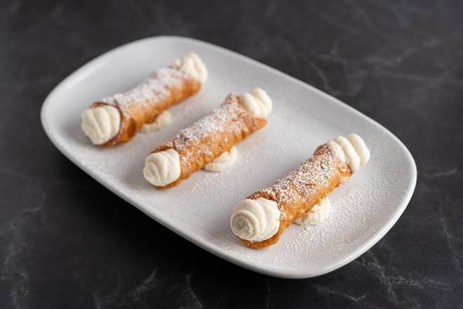 3 Cannolis