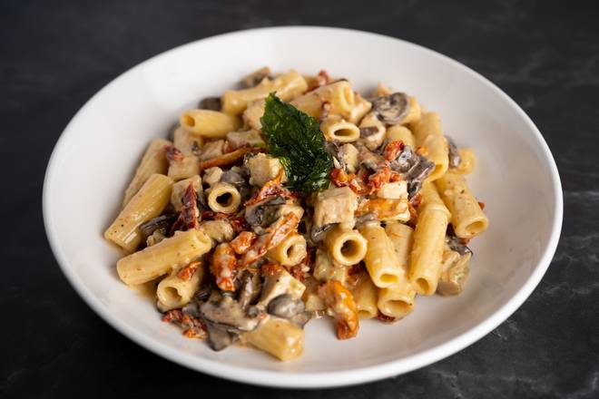 Lunch Rigatoni Al Funghi