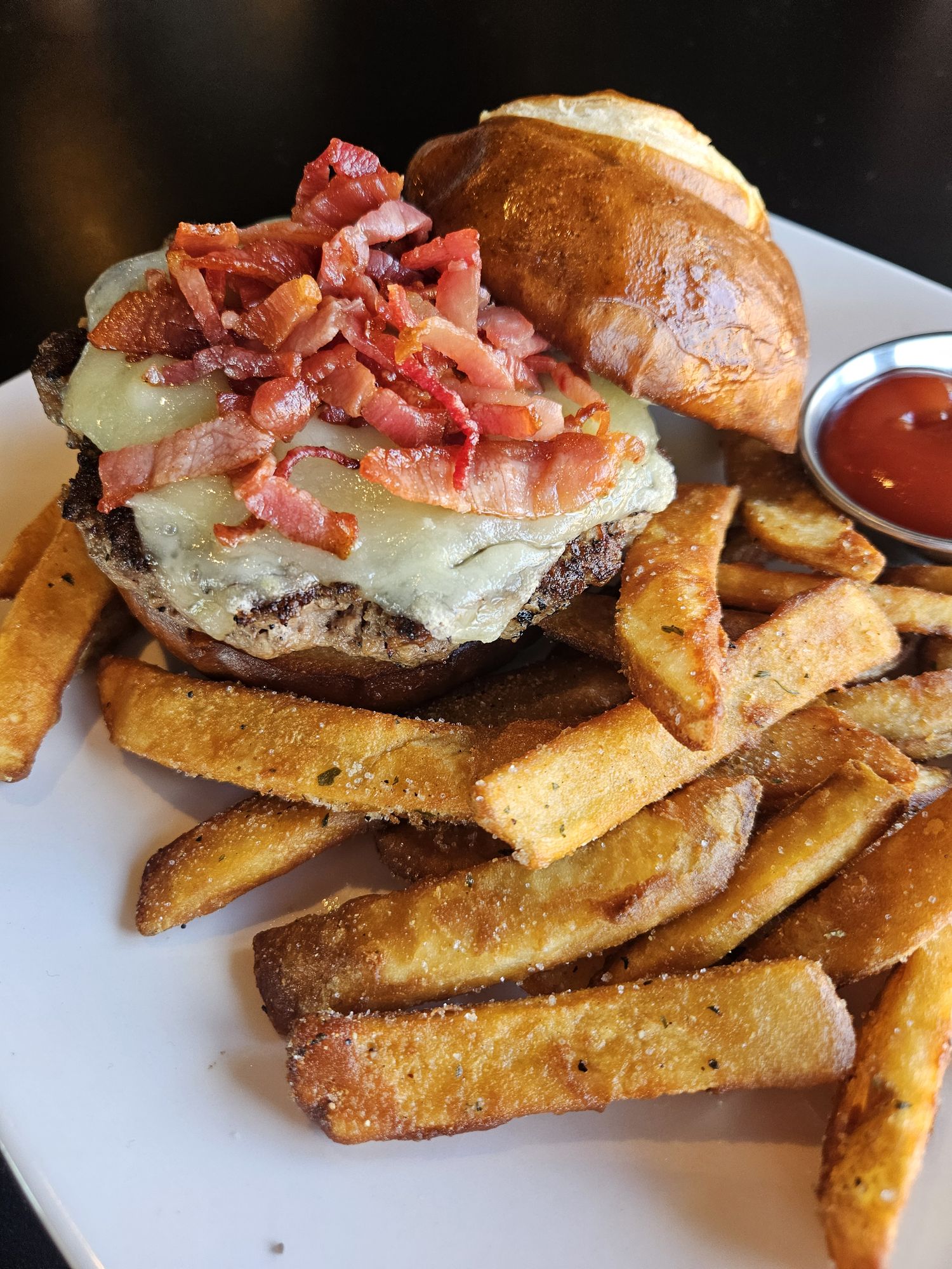 Baxters Pretzel Burger