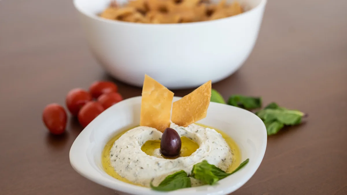Labneh Bel Toum (strained Yogurt with garlic)