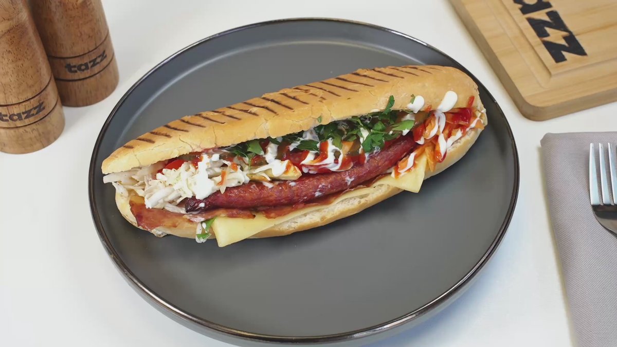Pariziana cu bacon+cârnăcior+cașcaval
