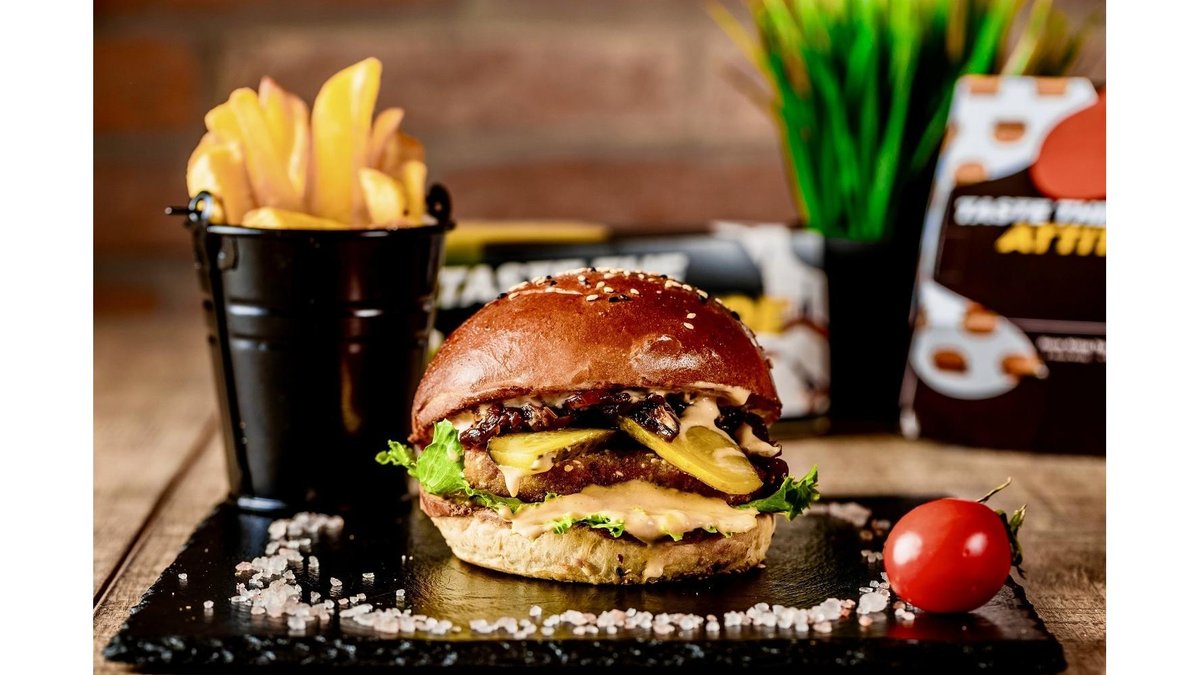 Burger conopidă și cartofi Fry`n Dip