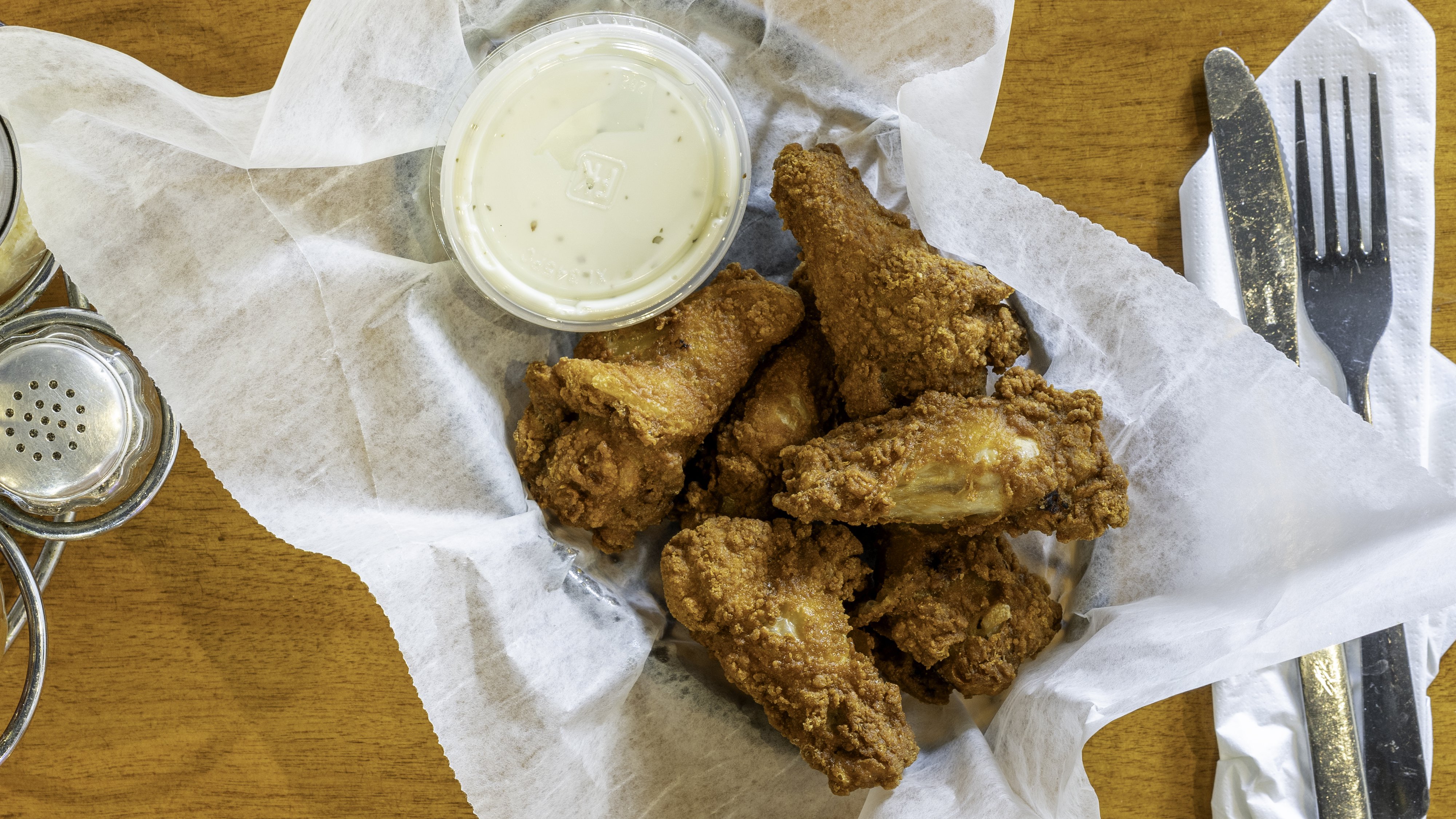 CRISPY HOT WINGS