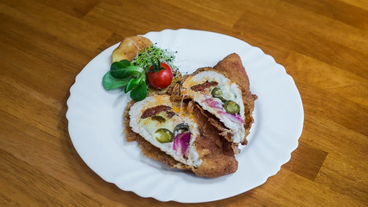 Tüzes töltött sertésszelet (köret nélkül)