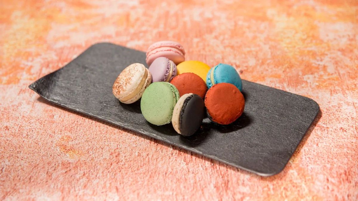 MACARON
