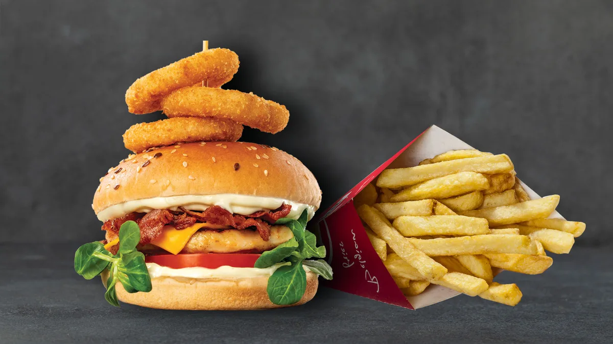 Grill csibe burger választható krumplival