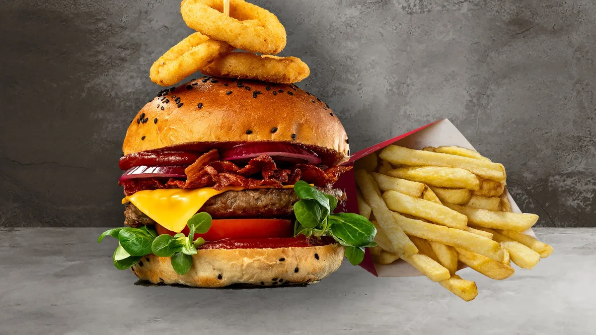 Royal burger választható krumplival