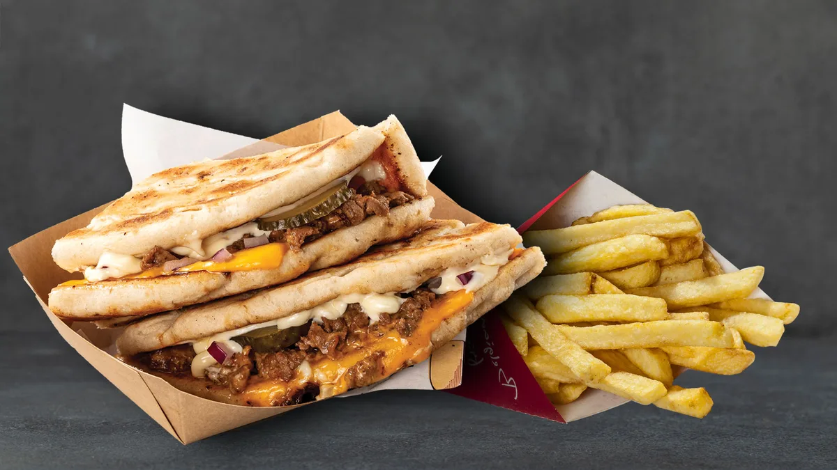 Beefandcheese flatbread választható krumplival