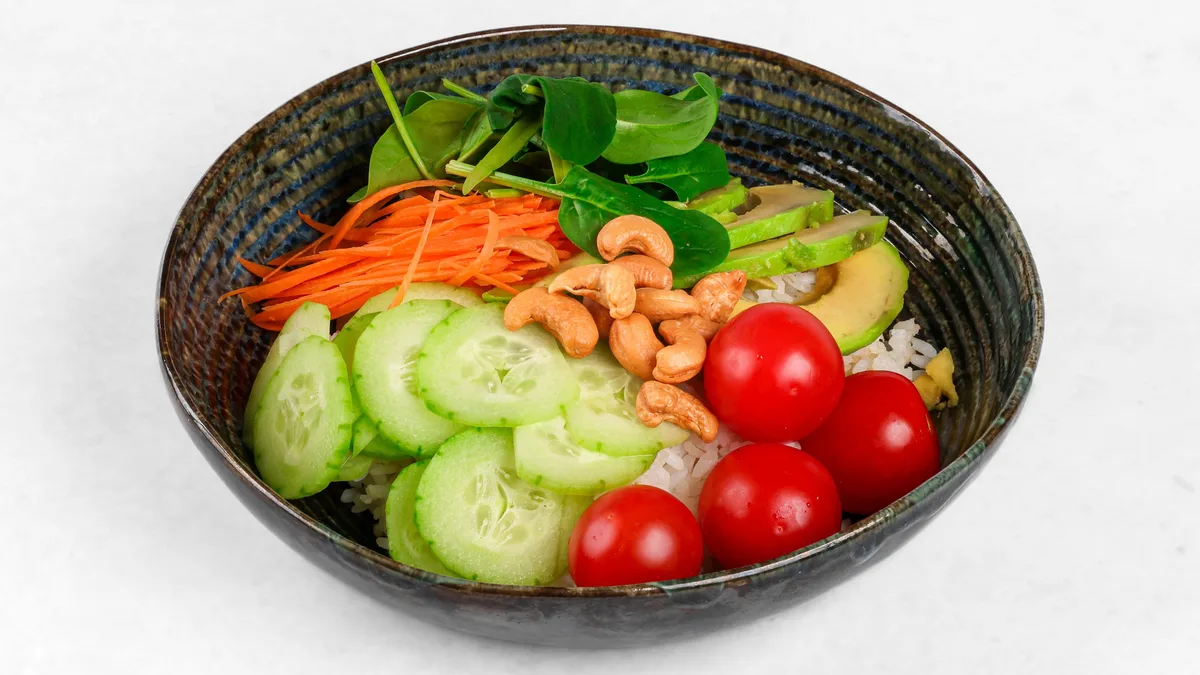 Vegi bowl z indijskimi oreščki