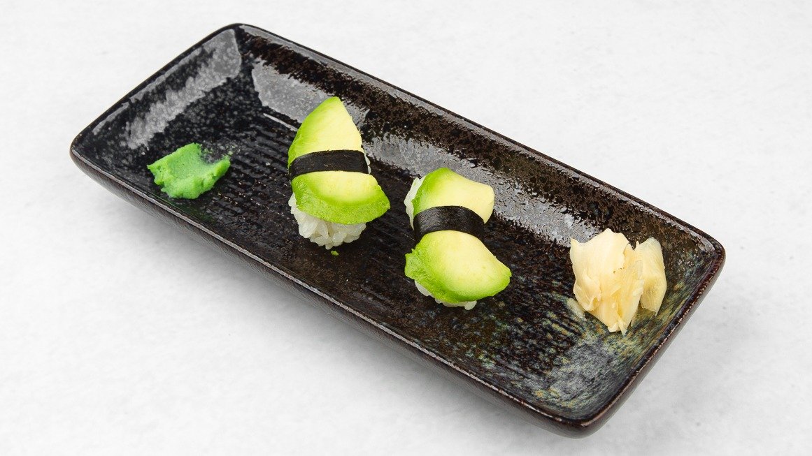 X10. Nigiri Avokado