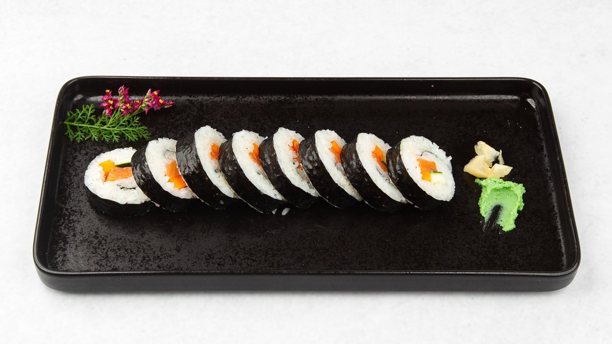 X22. Sushi rolica