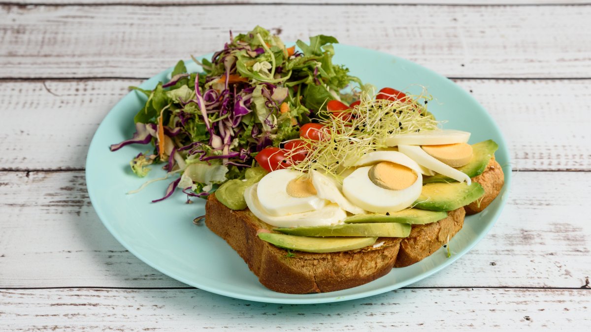 Avocado Τoast Μozzarella