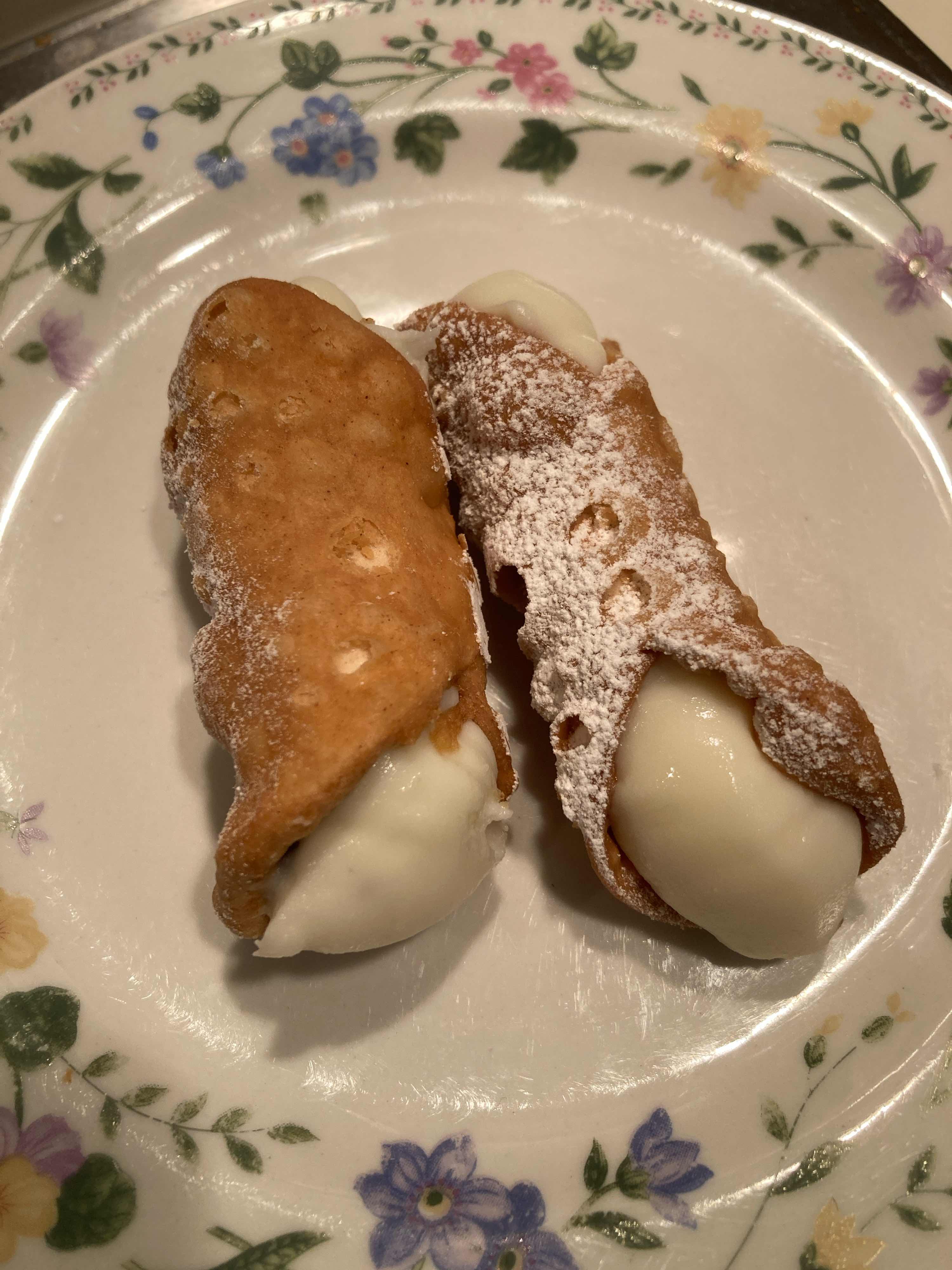 Cannoli -2 mini per order