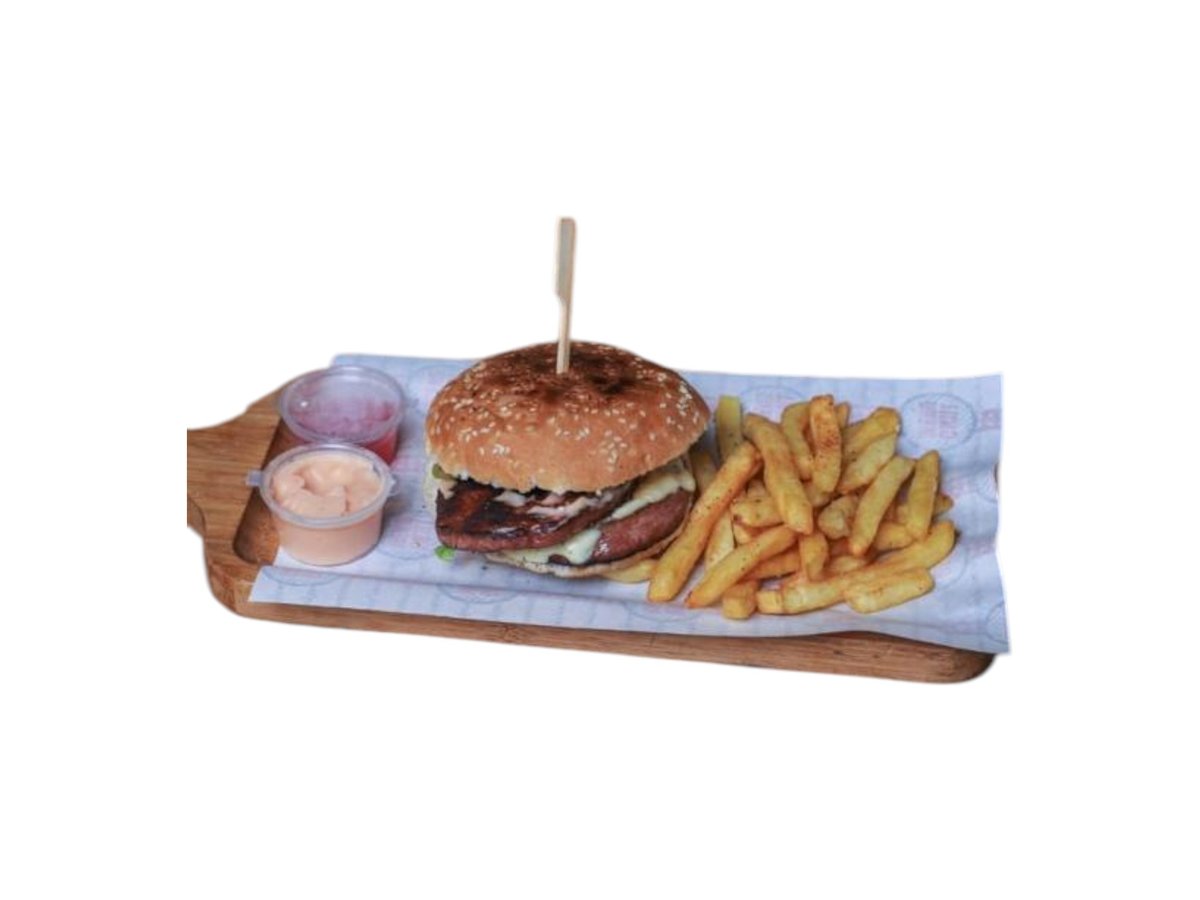 Triple Cheese Burger me Patate
