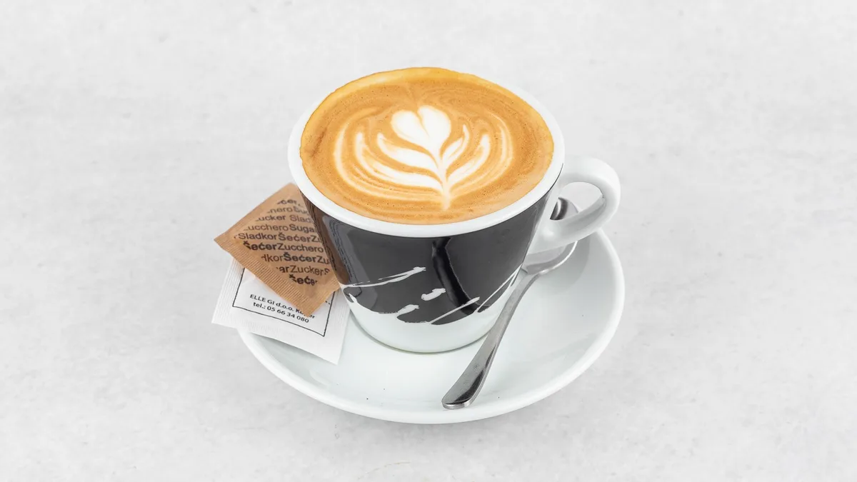 Espresso sa mlekom