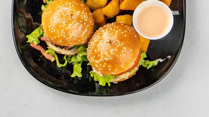 Burgeri x 2