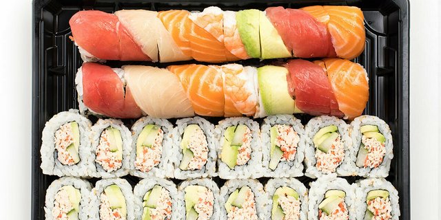 Rainbow and California Roll Tray