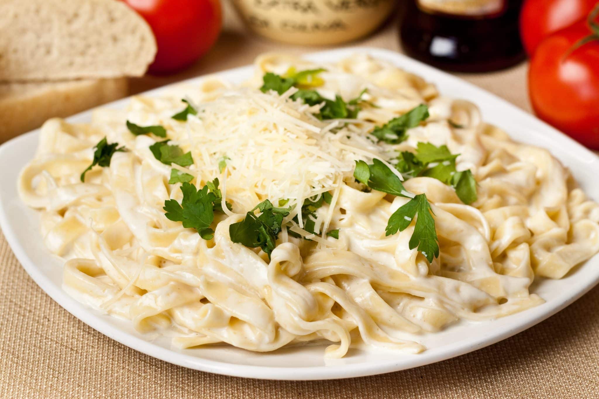 Fettuccini Alfredo (Small 1-2 People)
