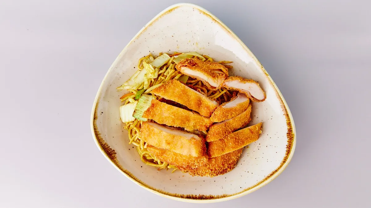 18.2  Mi Xao Nudeln mit Knusprigem Hähnchenbrustfilet