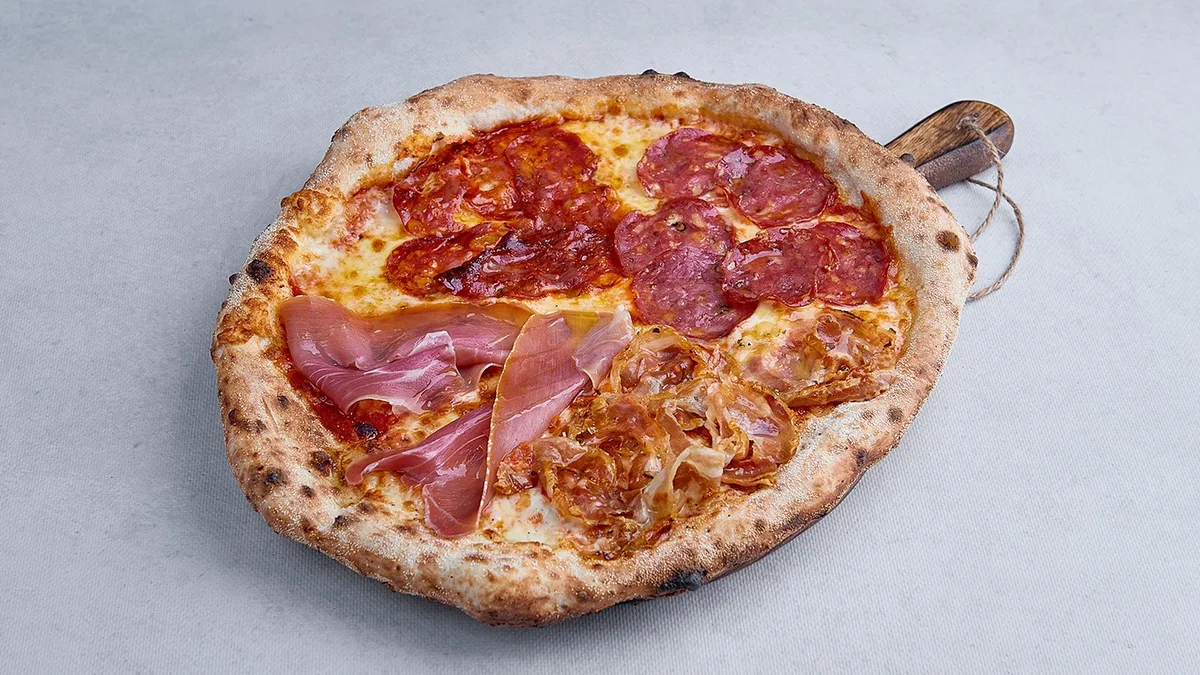 Pizza Bekon Salami 33 cm.