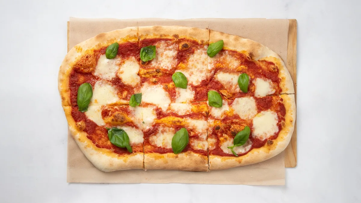 Pizza Margherita 33 cm.