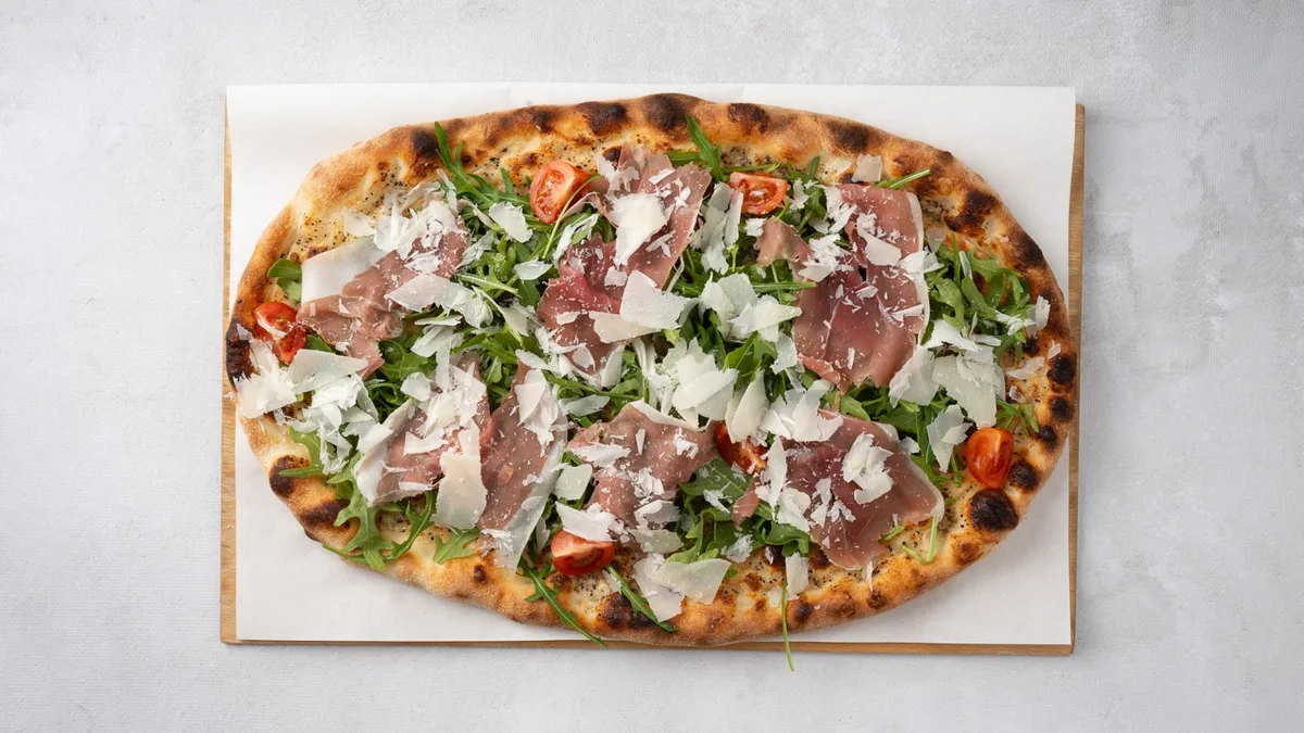 Truflowa z szynką Prosciutto 33 cm.