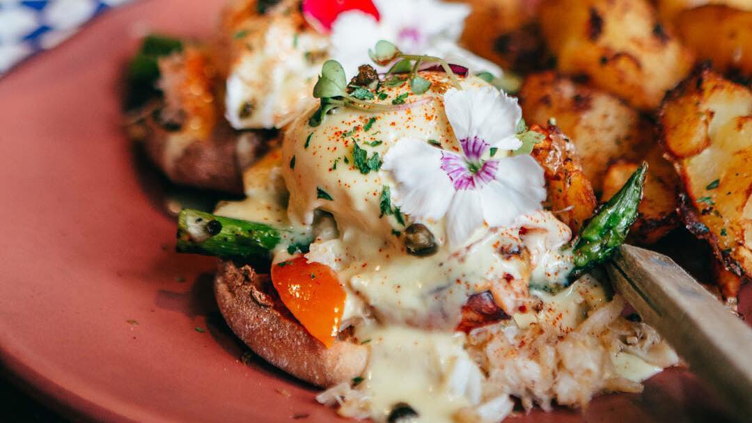 Crab Benedict