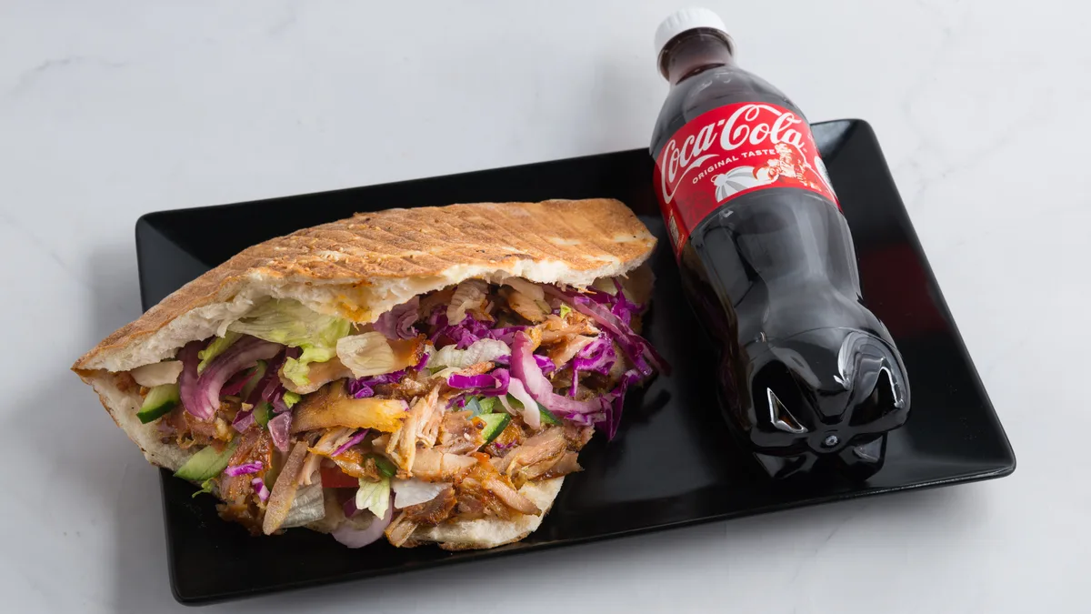 PILEĆI KEBAB XXL LEPINJA (180 grama mesa) + piće 0,5
