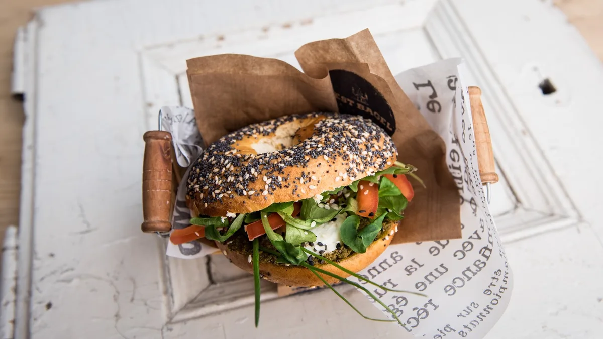 BASALICO CAPRESE BAGEL