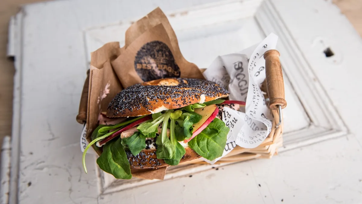 KACSAMÁJ PÂTÉ BAGEL