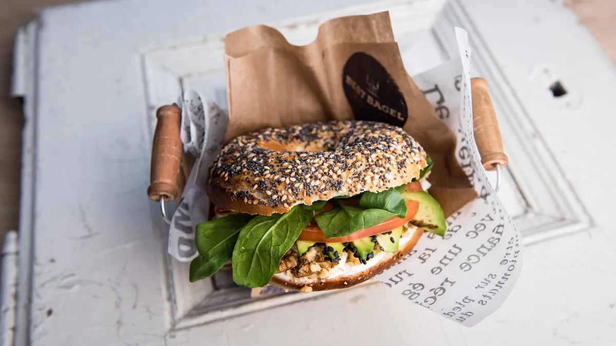 VEGÁN AVOKÁDÓ BAGEL