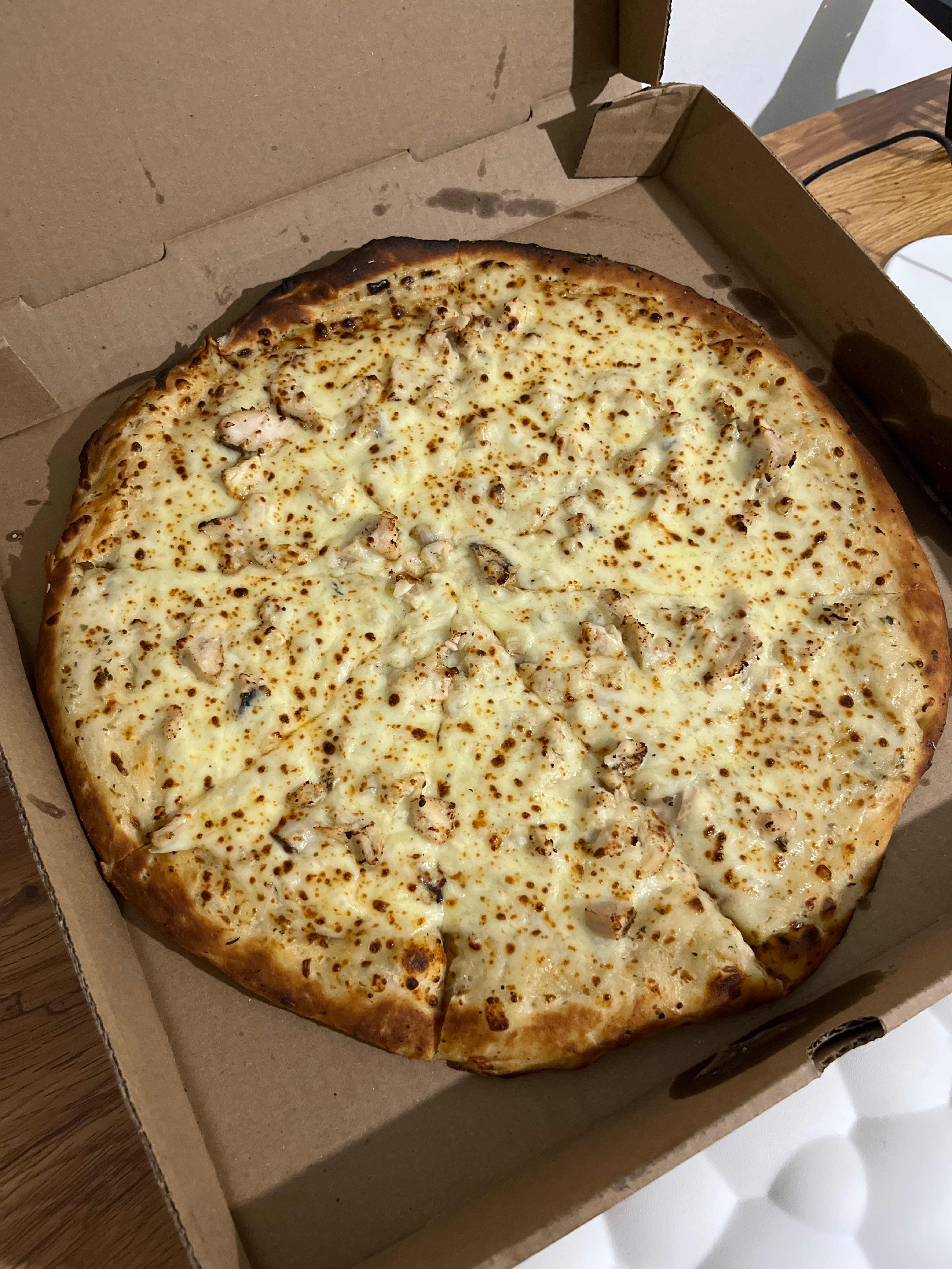 14" Large Chicken Alfredo Pizza