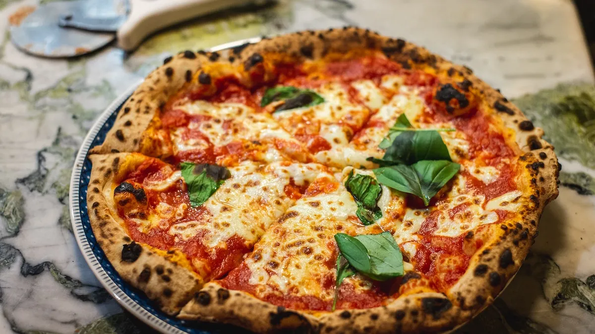 16" Extra Large Margherita Pizza