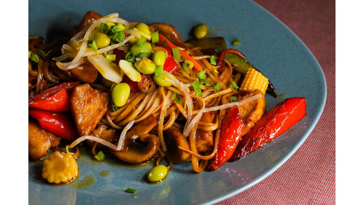 Noodles cu pui