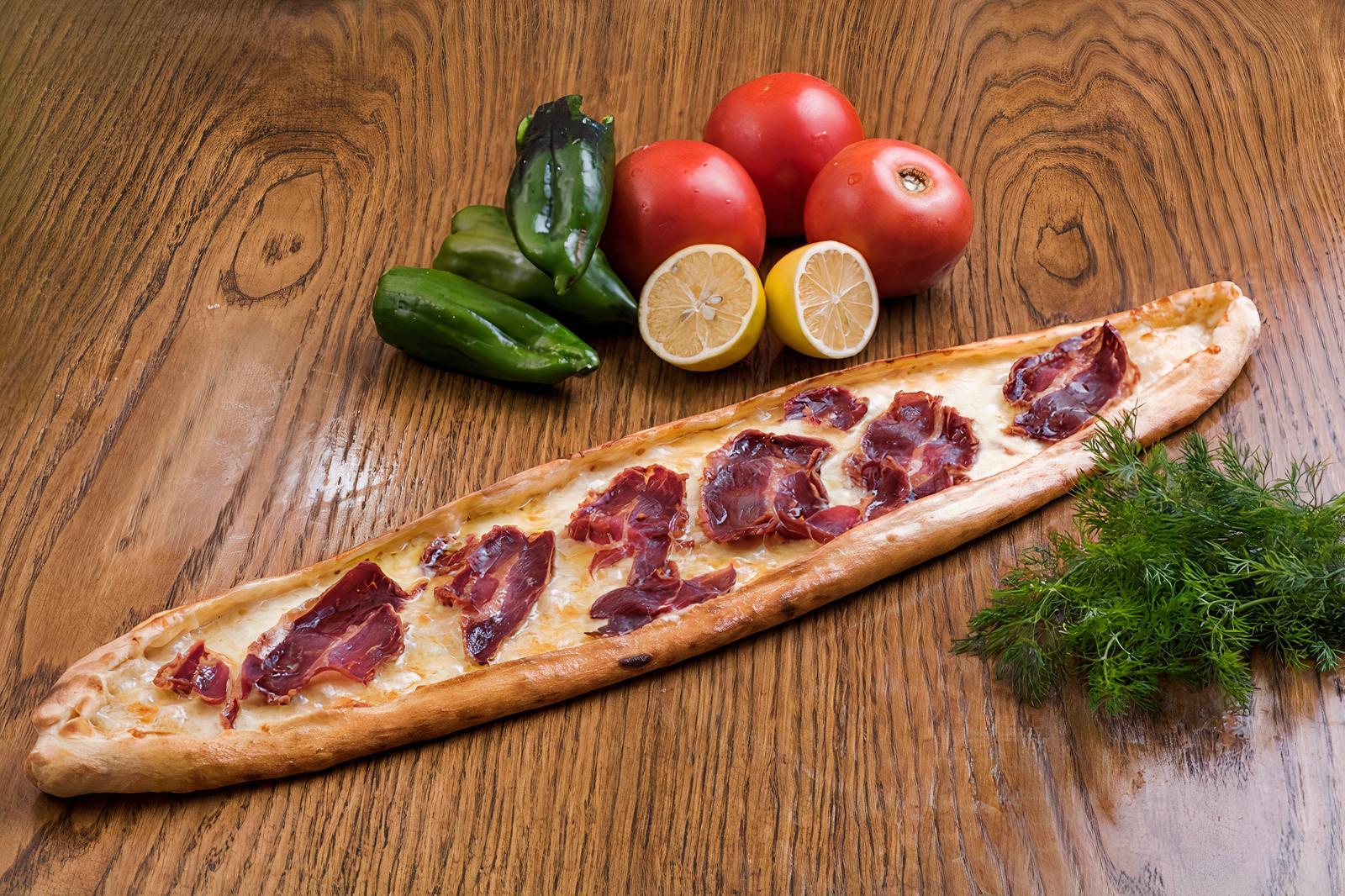 Pastrami Pide
