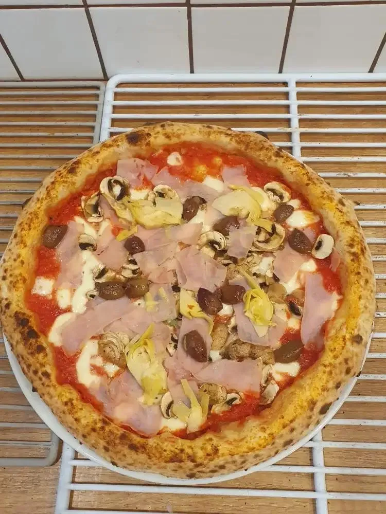 PIZZA LAURA
