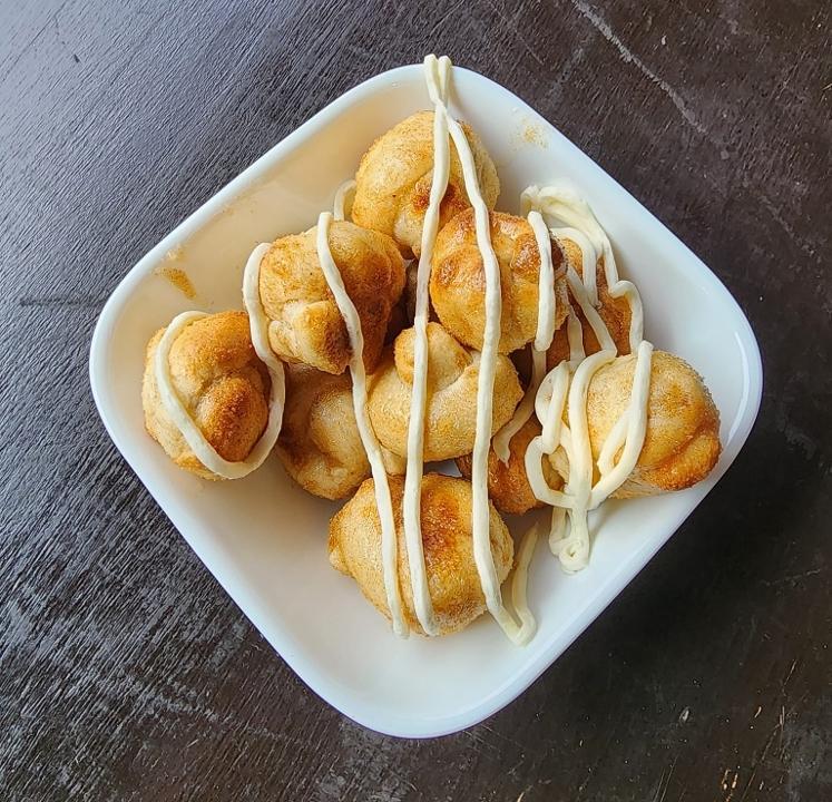Cinnamon Knots - Half (6 ct)