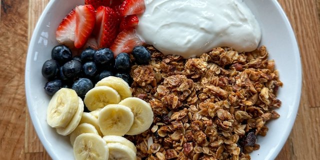 Homemade Granola and Yogurt