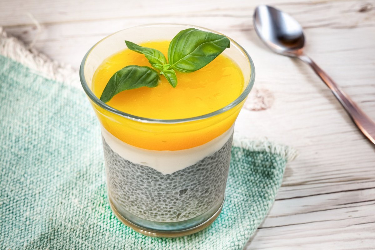 Budincă de Chia cu Piure de Mango