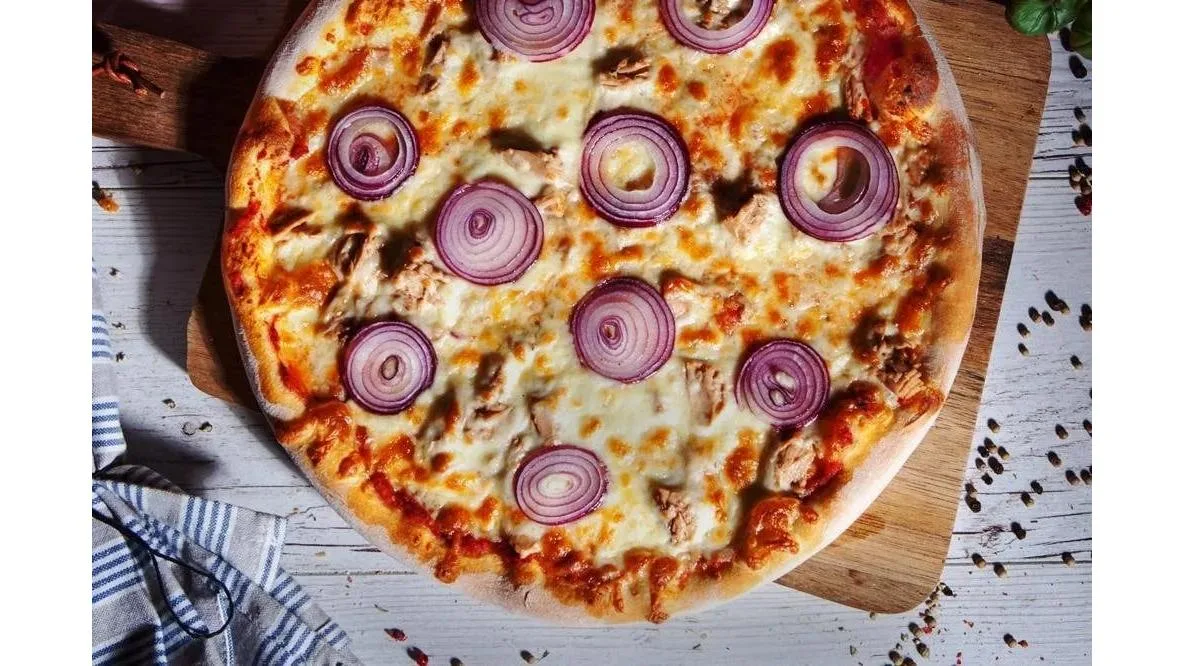 Pizza cu ton mică