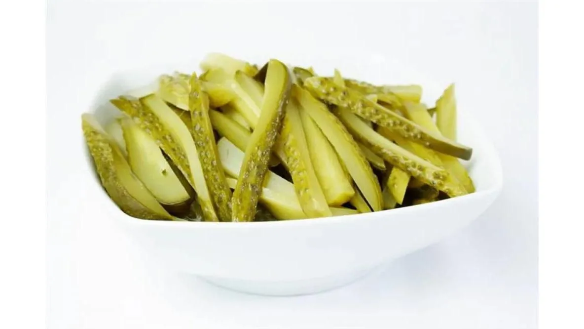 Salată de castraveți murați