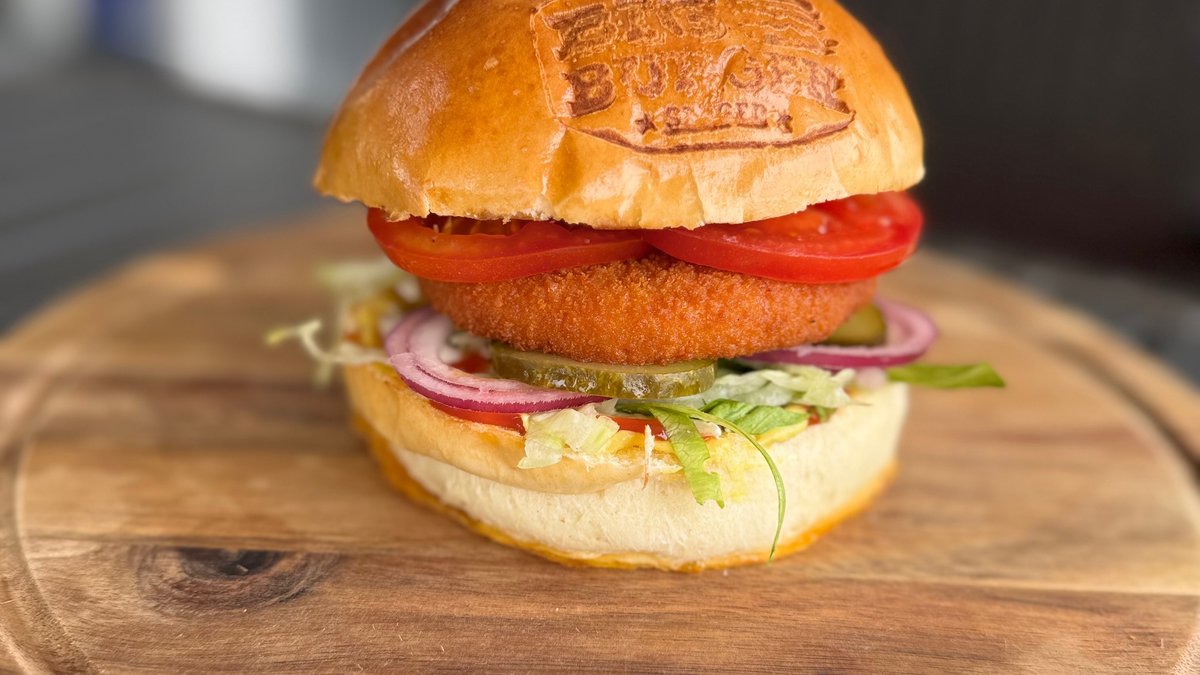 Rántott cheddar sajtos burger (Vega)